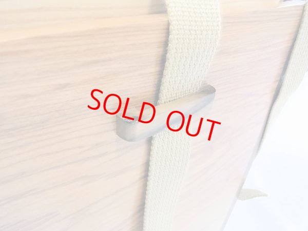 画像4: 国産杉材使用　座布団付き合切箱　１段引き出し　ワイドタイプ　ベルト付き