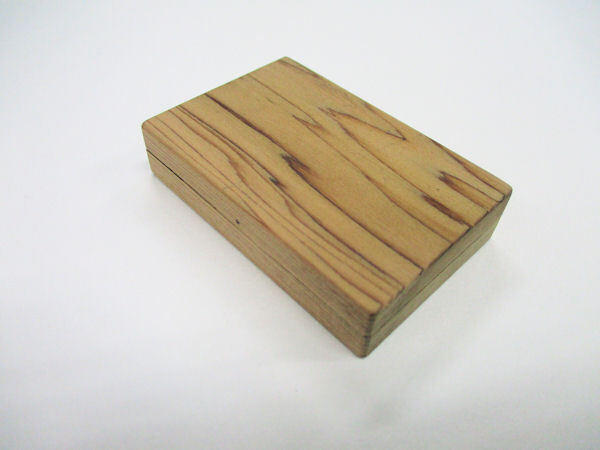 画像1: 職人手作り！屋久杉材使用　無塗装　タナゴ用針ケース