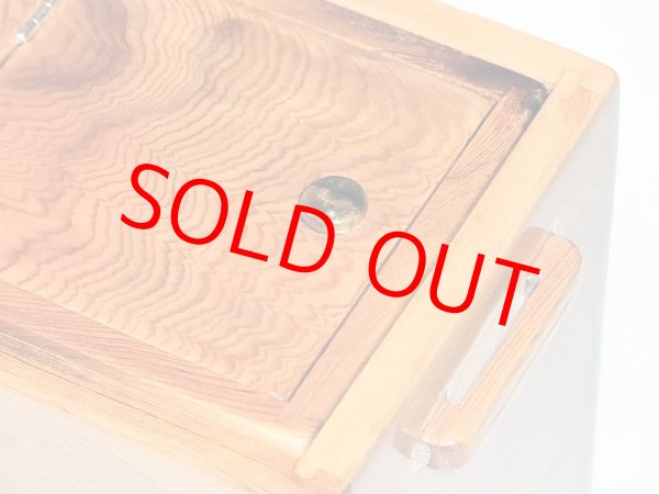 画像7: 国産杉材使用　上部スライド式高級水箱　鏡面仕上げ　黒柿つまみ ベルト付き