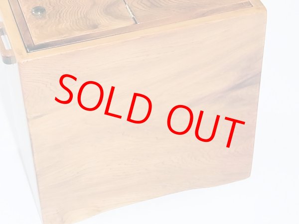 画像9: 国産杉材使用　上部スライド式高級水箱　鏡面仕上げ　黒柿つまみ ベルト付き