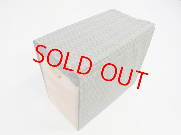 画像11: 国産杉材使用　座布団付き総引き出し合切箱　合切箱カバー、 ベルト付き